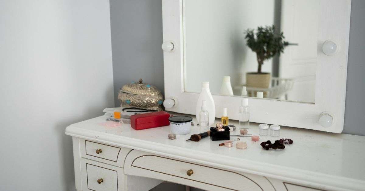 Vanities and Makeup Tables: A Comprehensive Guide for Beauty - The 