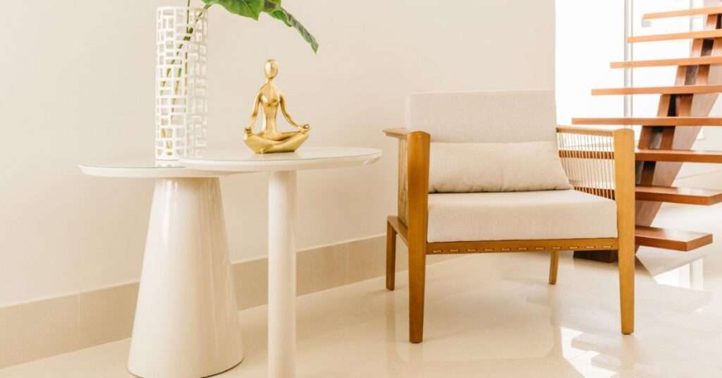 the Benefits of Entryway Furniture
