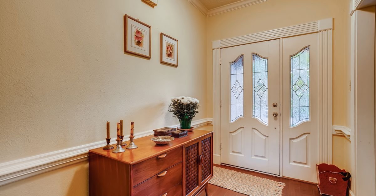 Benefits Of Entryway Furniture