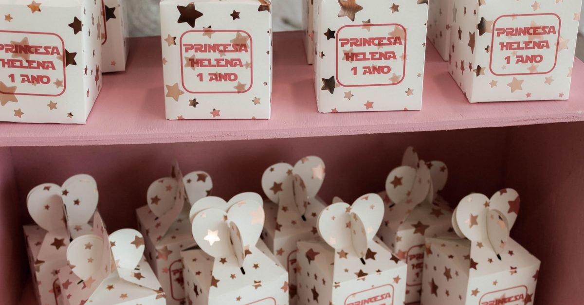 Themed Party Favors