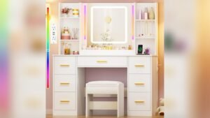 Beauty Studio Furniture With Led Mirrors