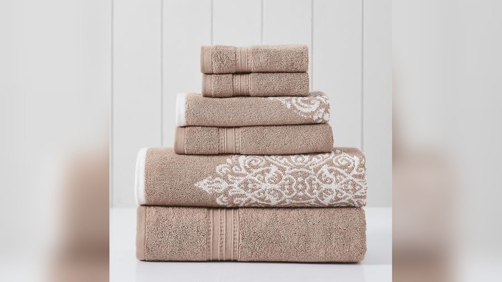 Functional Luxury Beauty Studio Interiors