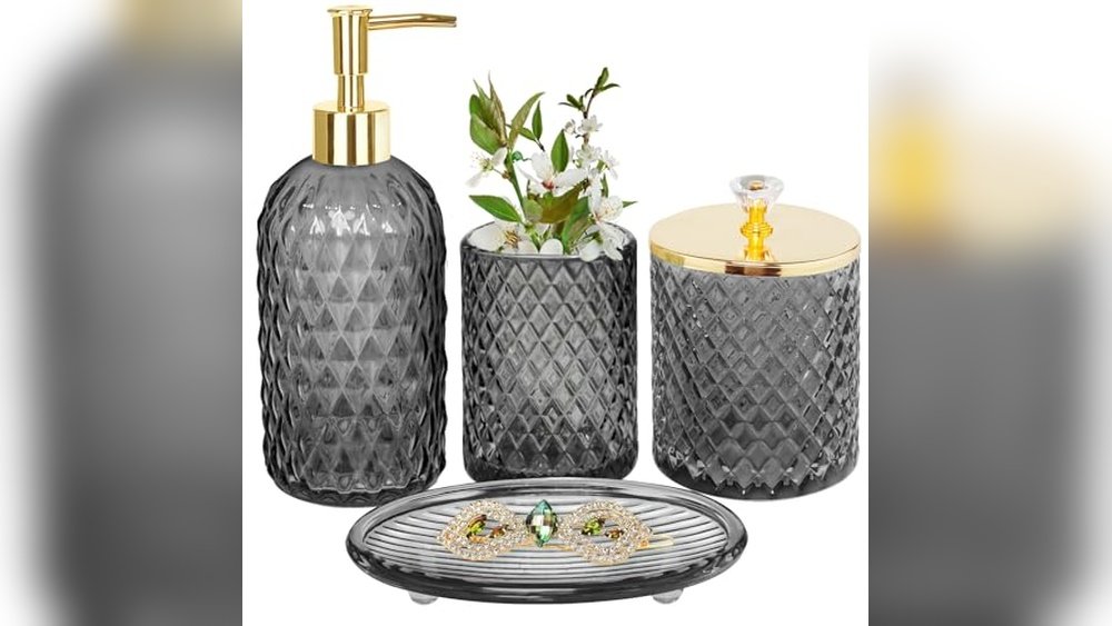 Glass-Accent Bathroom Design Ideas