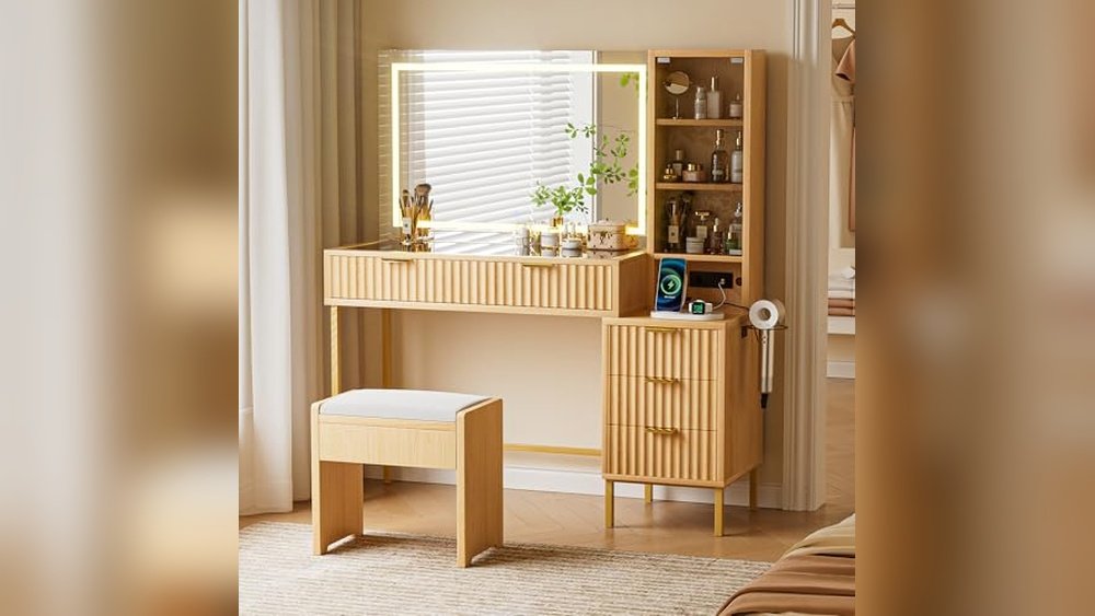 Wooden Vanity Table With Mirror Frame