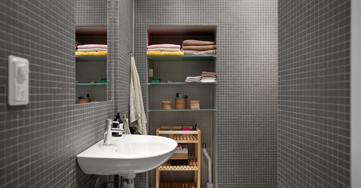 Organize A Small Bathroom