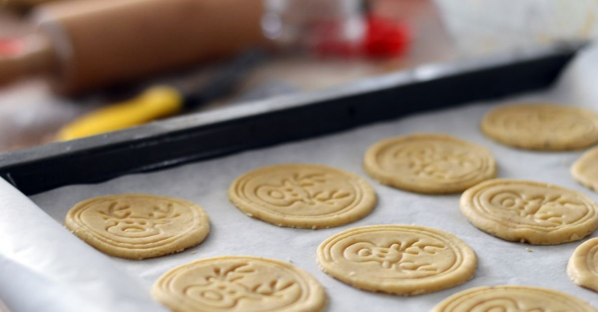 Baking cookies made easy with a stand mixer