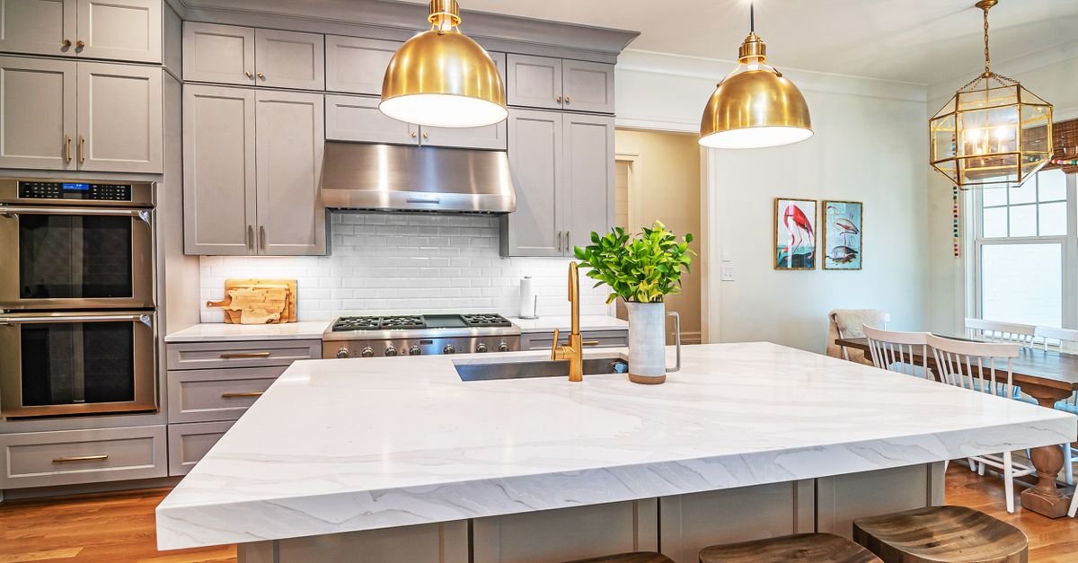 Bright kitchen with pendant lighting over the island